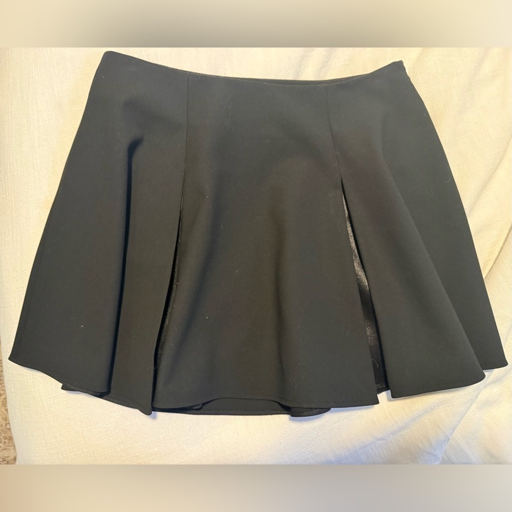 Elizabeth and James A Line Pleated Skater Black Skirt Womens size 10